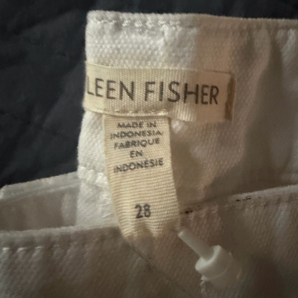 Title Eileen Fischer white ankle pant